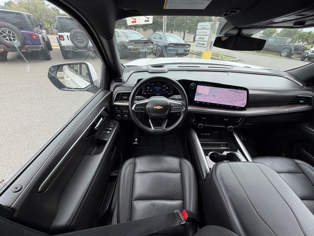 Used 2025 White Chevrolet LT image 16