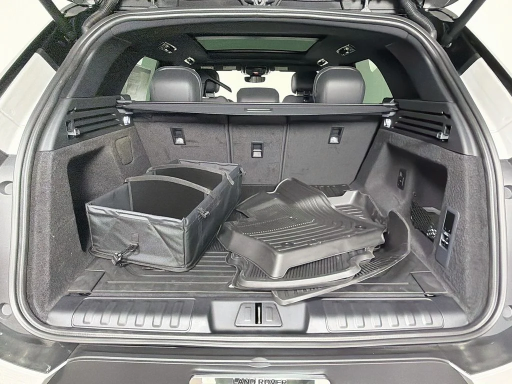 New 2027 Borasco Grey Land Rover SE image 28