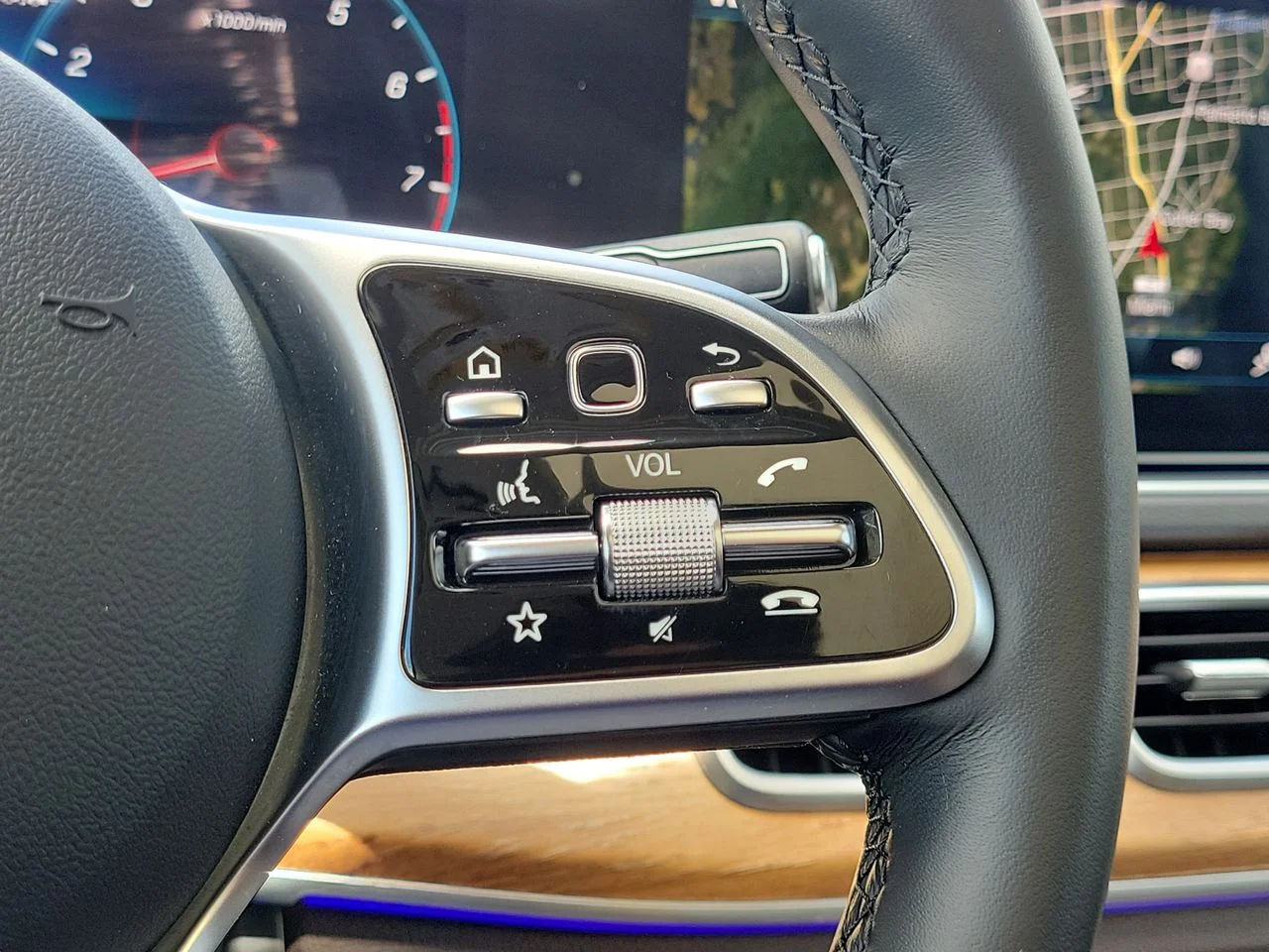 Certified Used 2023 Silver Mercedes-Benz GLE 450 image 34