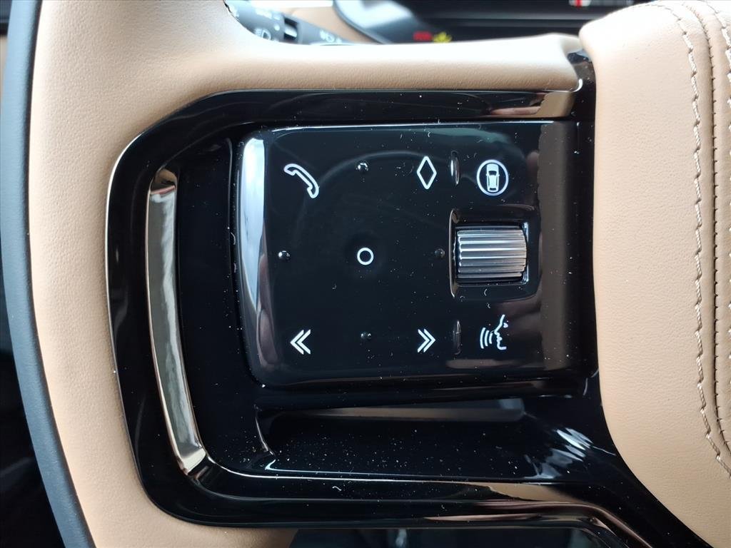 New 2026 Fuji White LAND ROVER Dynamic SE image 10