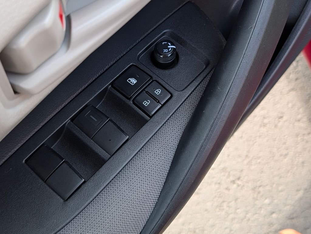 2023 Toyota Corolla LE - Photo 17