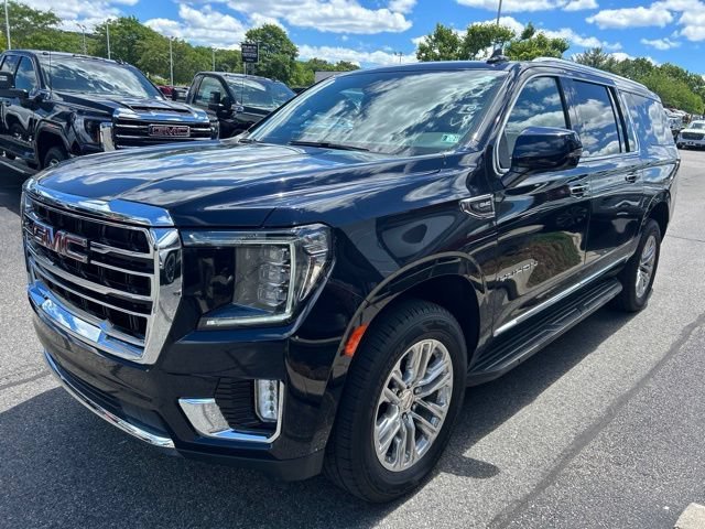 Used 2022 Midnight Blue Metallic GMC SLT image 7