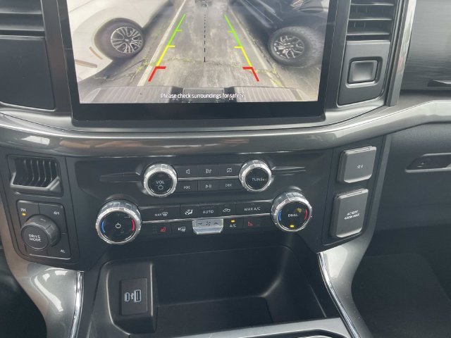 Used 2023 Silver Ford XLT image 31