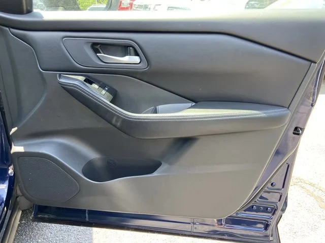 2025 Nissan Rogue SV - Photo 27