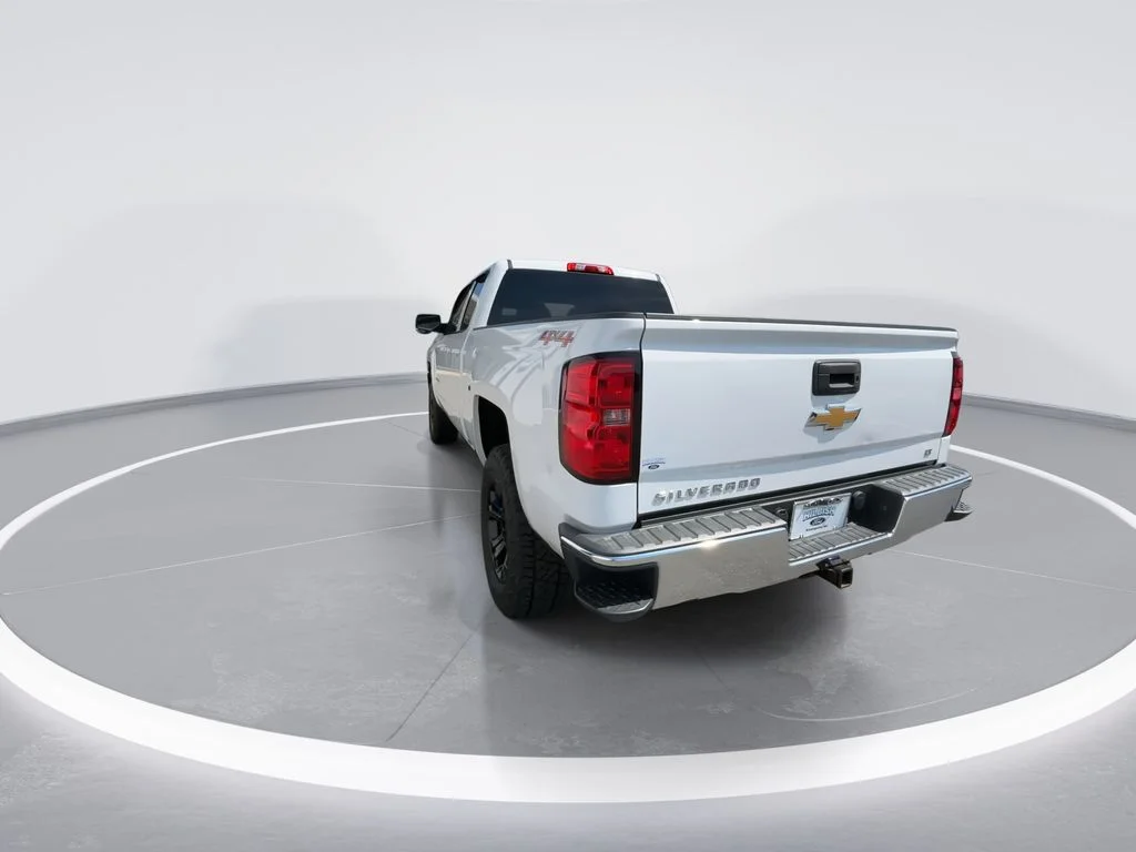 Used 2017 White Chevrolet LT image 7
