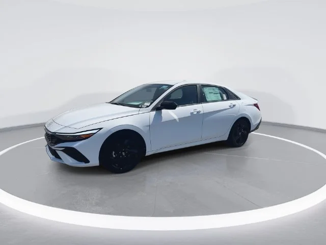Used 2026 White Hyundai SEL Sport image 4