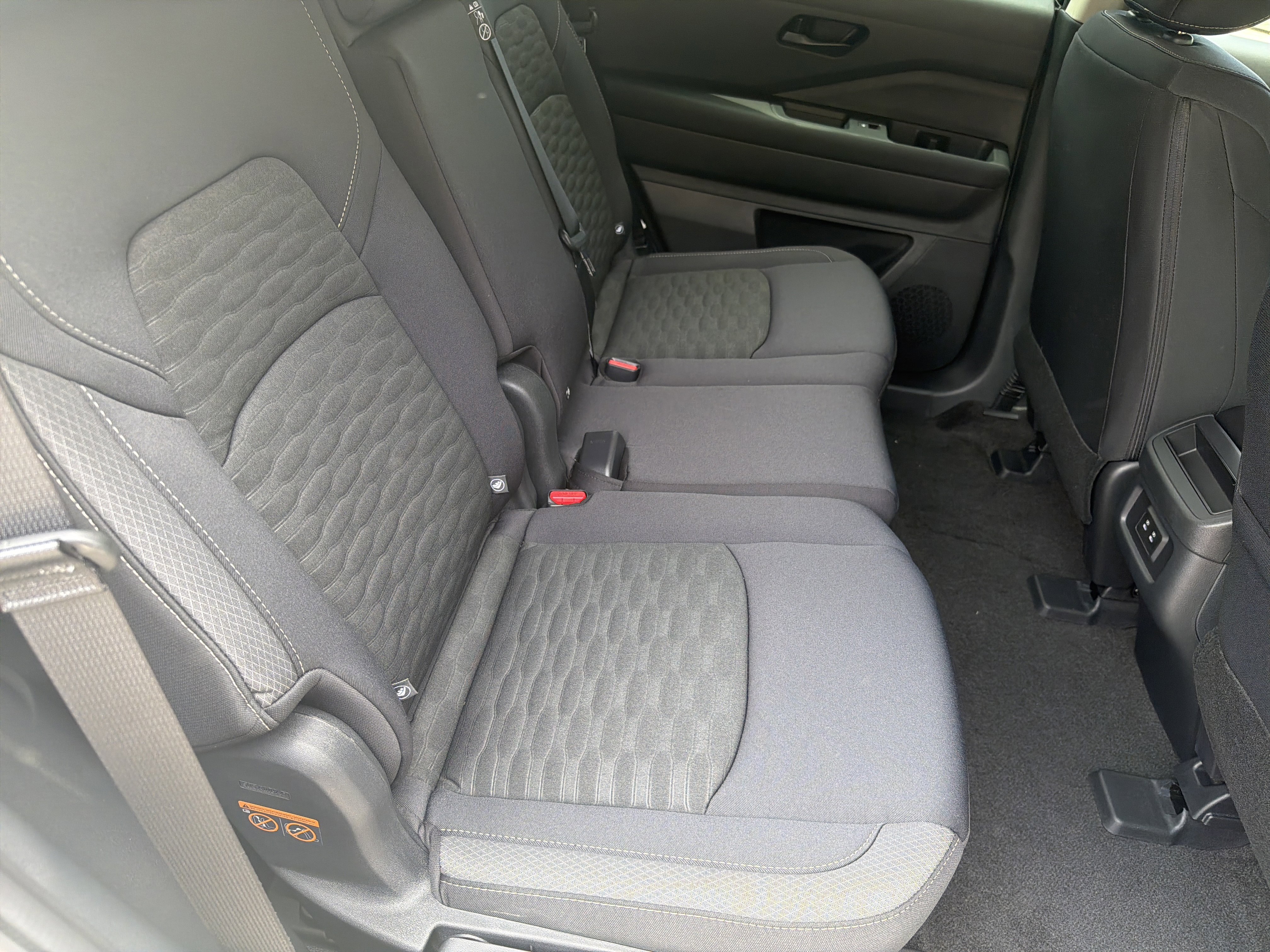 2026 Nissan Pathfinder S - Photo 16