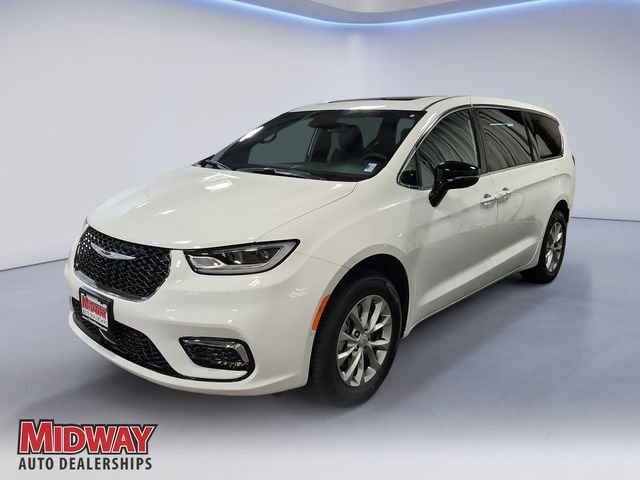 2026 Chrysler Pacifica Limited AWD's photo