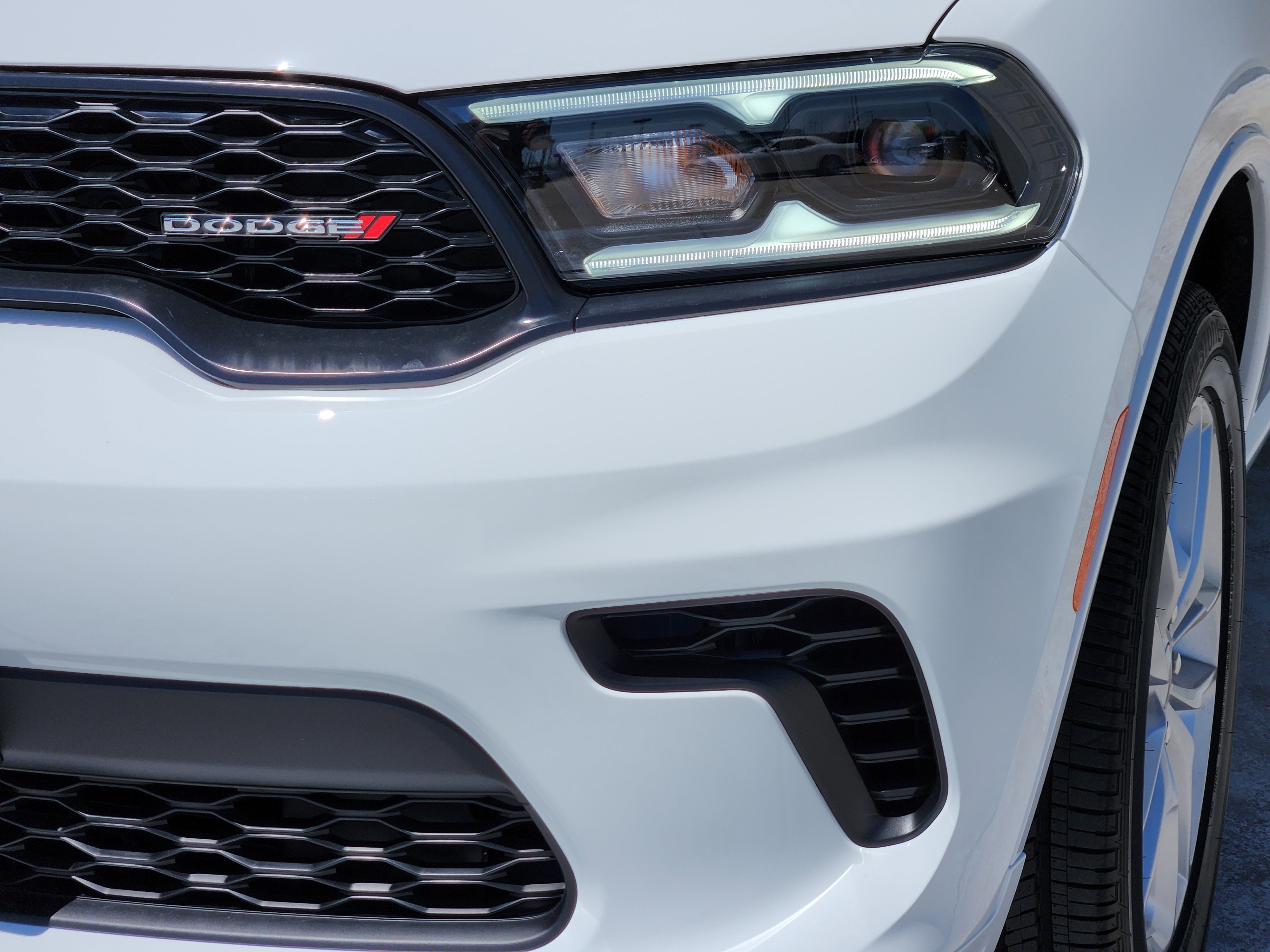 New 2026 White Knuckle Clear-Coat Exterior Paint Dodge GT image 6