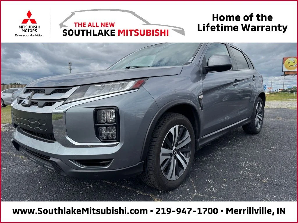 Used 2022  Mitsubishi 2.0 ES image 1