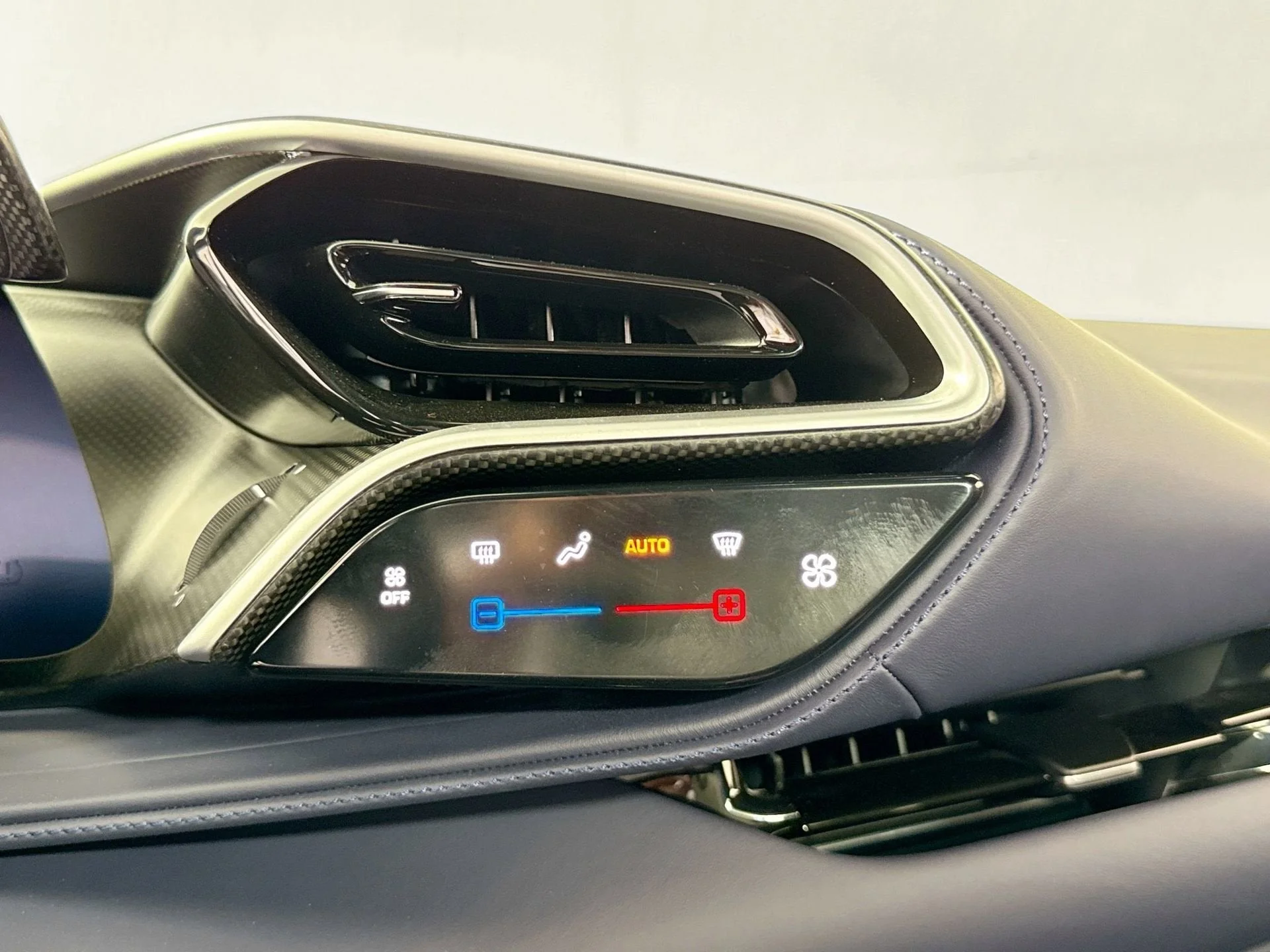 Certified Used 2025 Bianco Avus Ferrari  image 12