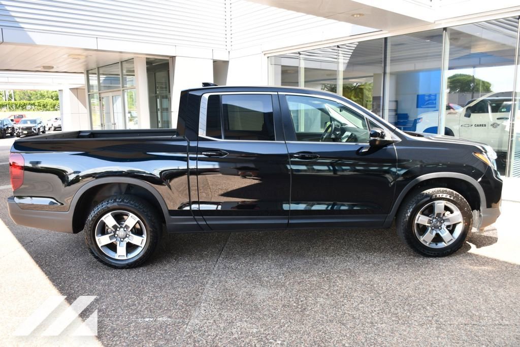 Used 2025 Black Honda RTL image 9