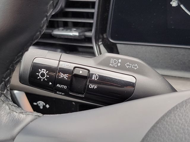 Certified Used 2023 Black Kia X-Pro Prestige image 16
