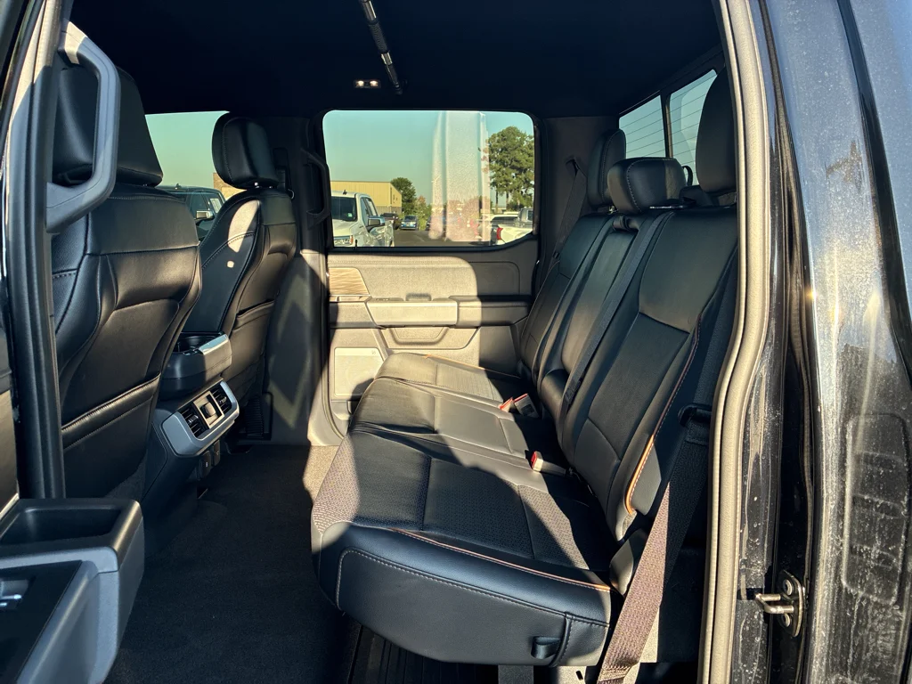 Used 2024 Agate Black Metallic Ford LARIAT image 18