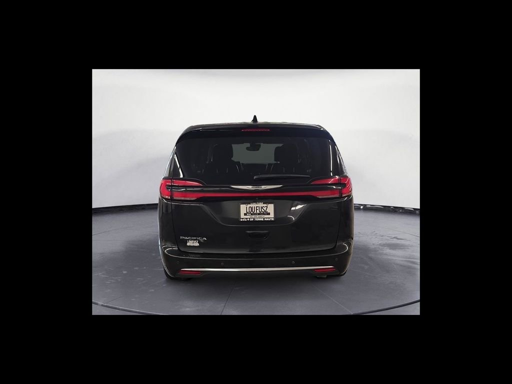 Used 2023 Black Chrysler Touring L image 5