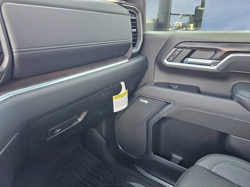 Used 2025 Sterling Metallic GMC SLT image 29