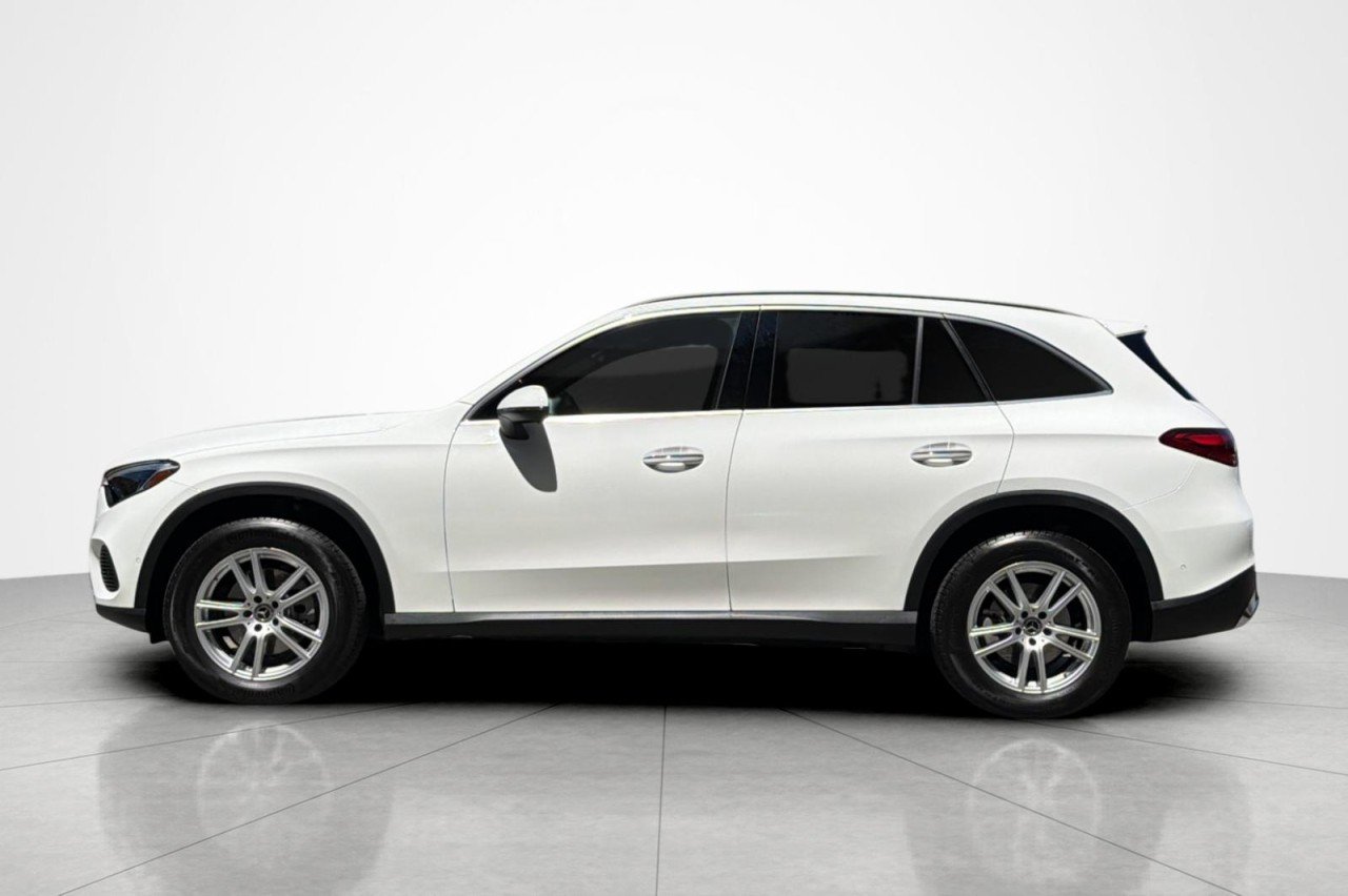 Used 2026 Polar White Mercedes-Benz GLC 300 image 2