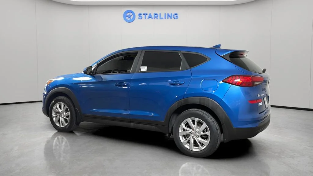 Used 2019 Blue Hyundai SE image 5