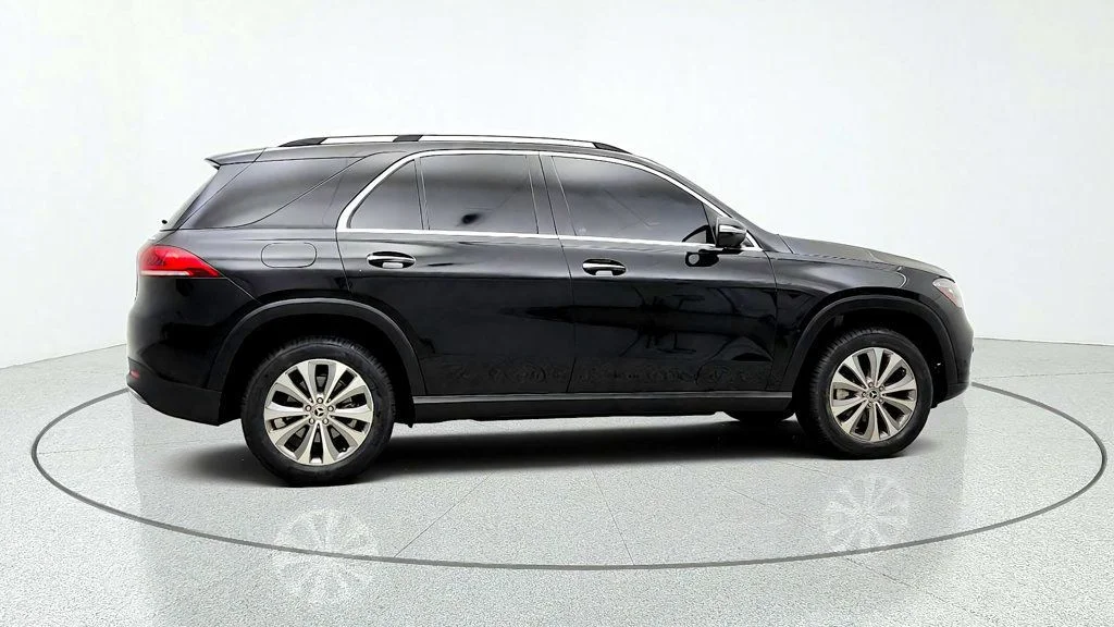 Used 2020 Black Mercedes-Benz GLE 350 4MATIC® SUV w/ Premium & Parking Assist Pkgs image 4