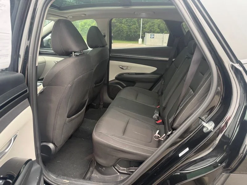 Used 2022 Black Hyundai SEL Convenience image 6