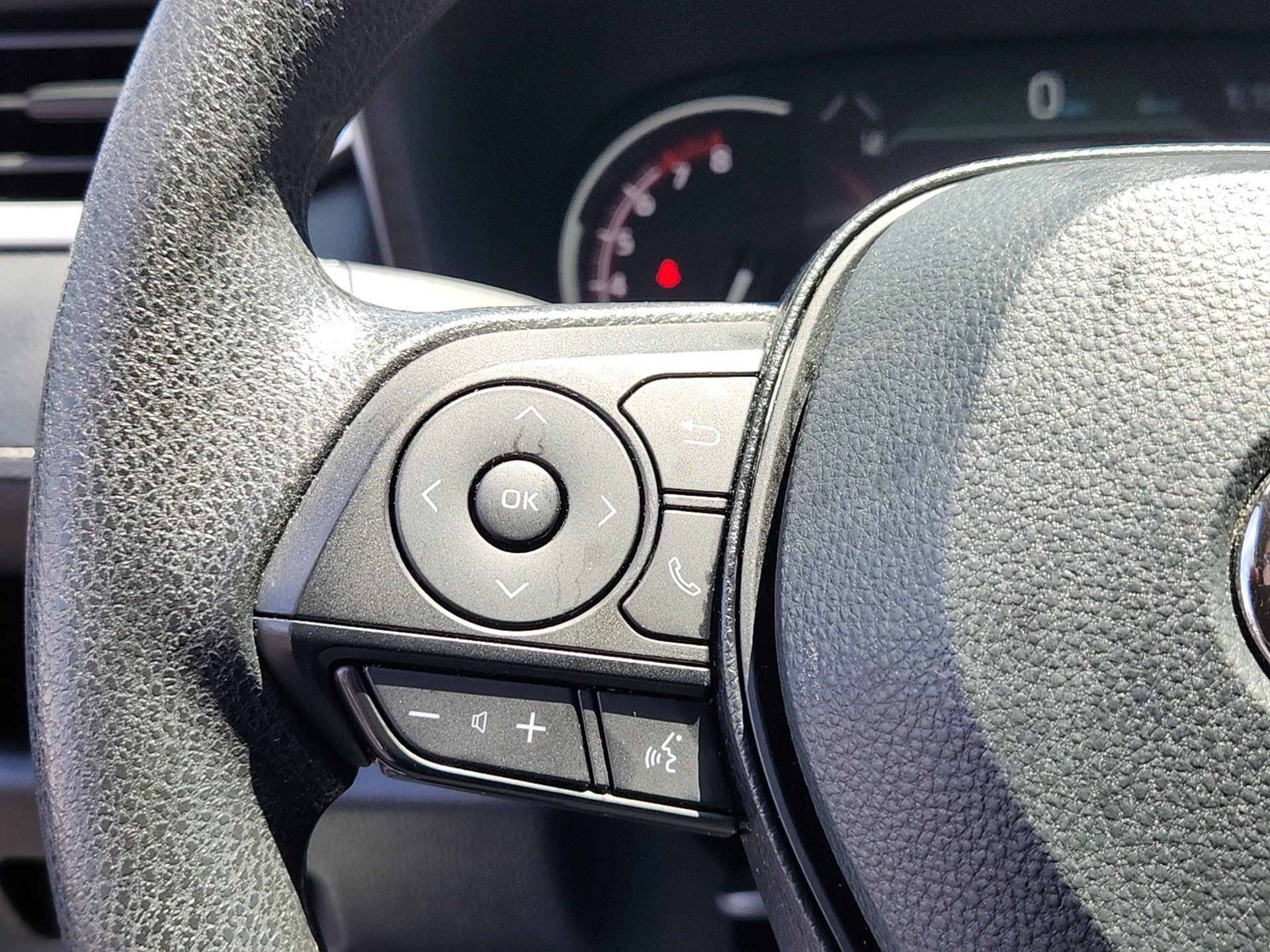 Certified Used 2025 Ice Cap Toyota XLE image 19