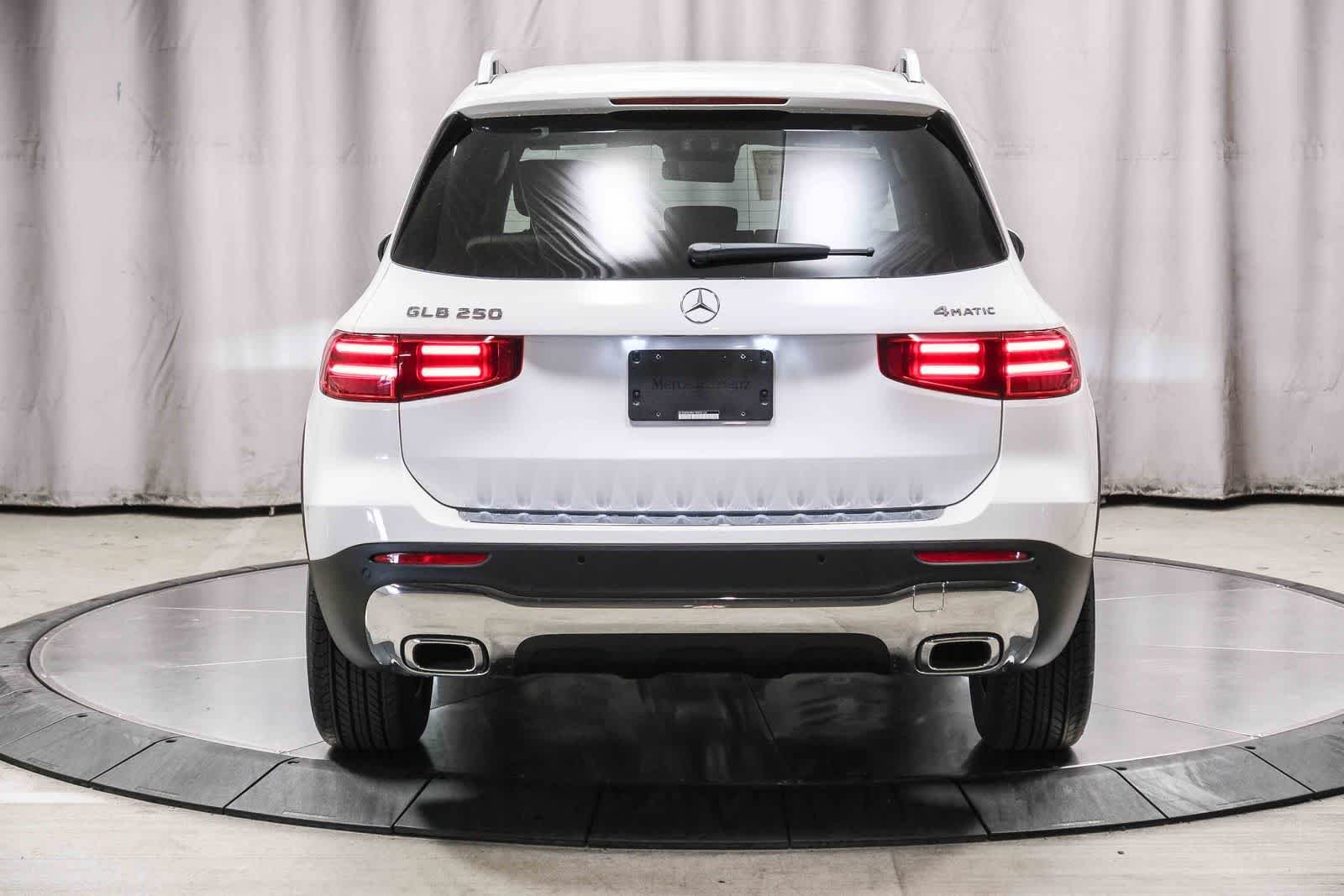 New 2026 Polar White Mercedes-Benz GLB 250 image 44