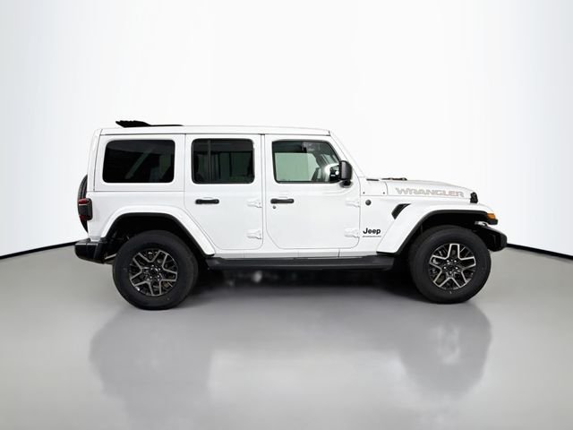 New 2026 Bright White Clear-Coat Exterior Paint Jeep Sahara image 8