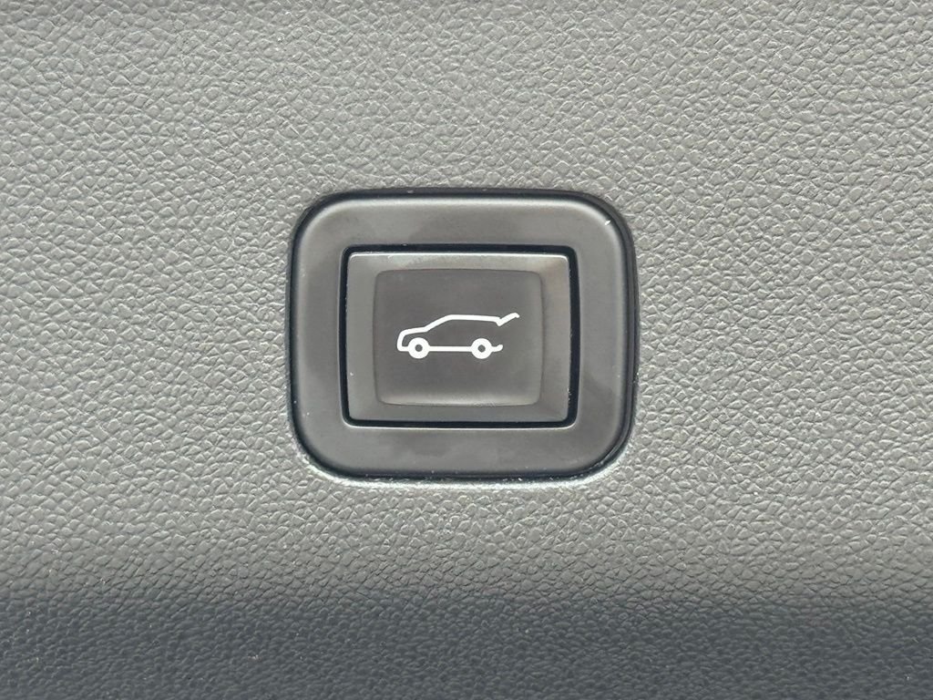 Used 2021 Blue Chevrolet High Country image 40