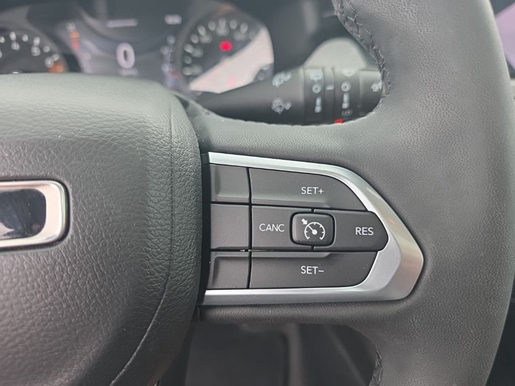 Used 2023 Gray Jeep Latitude image 17