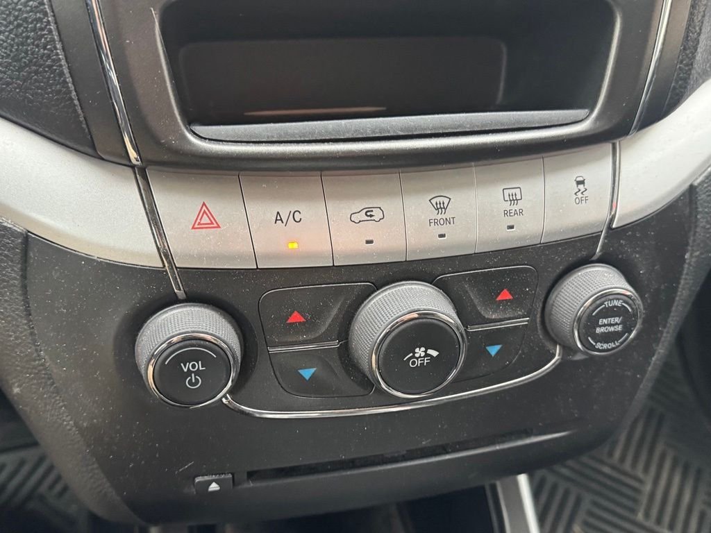 Used 2016 Black Dodge SXT image 35