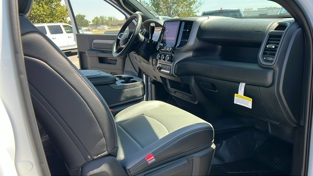 2026 RAM 3500 Chassis Tradesman - Photo 12