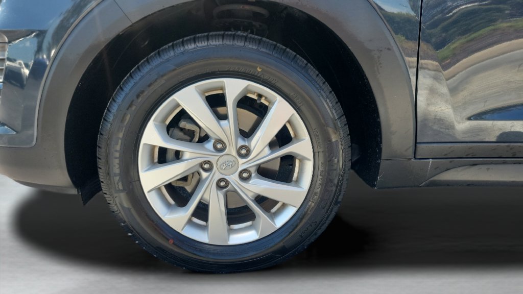 Used 2019 Blue Hyundai SE image 24