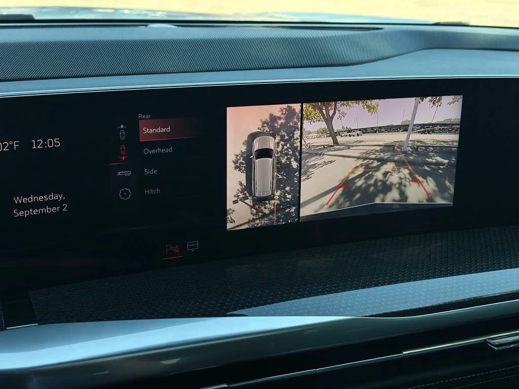 Used 2025 White Cadillac V-Series image 11