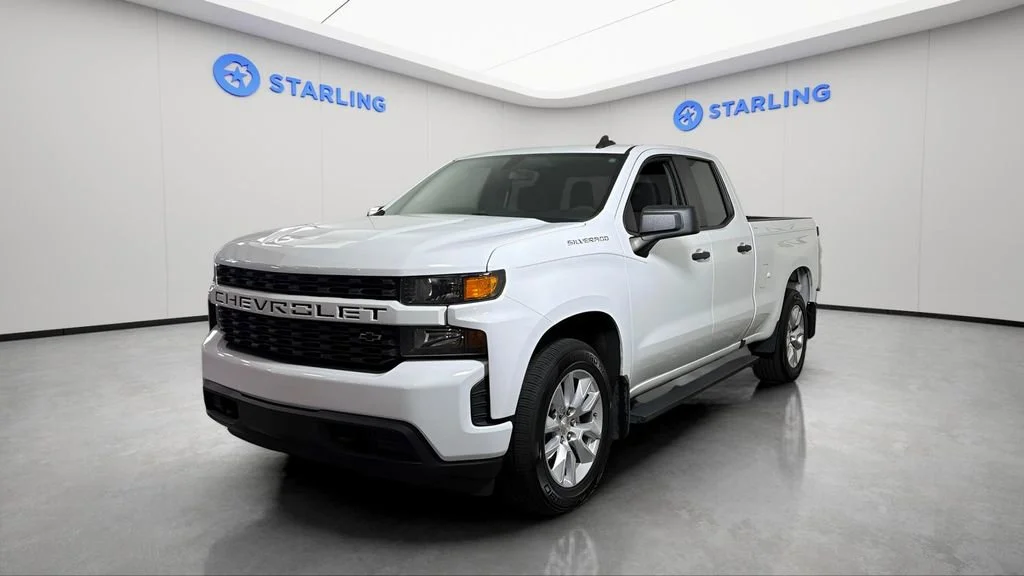 Used 2020 SUMMIT WHITE Chevrolet Custom image 2