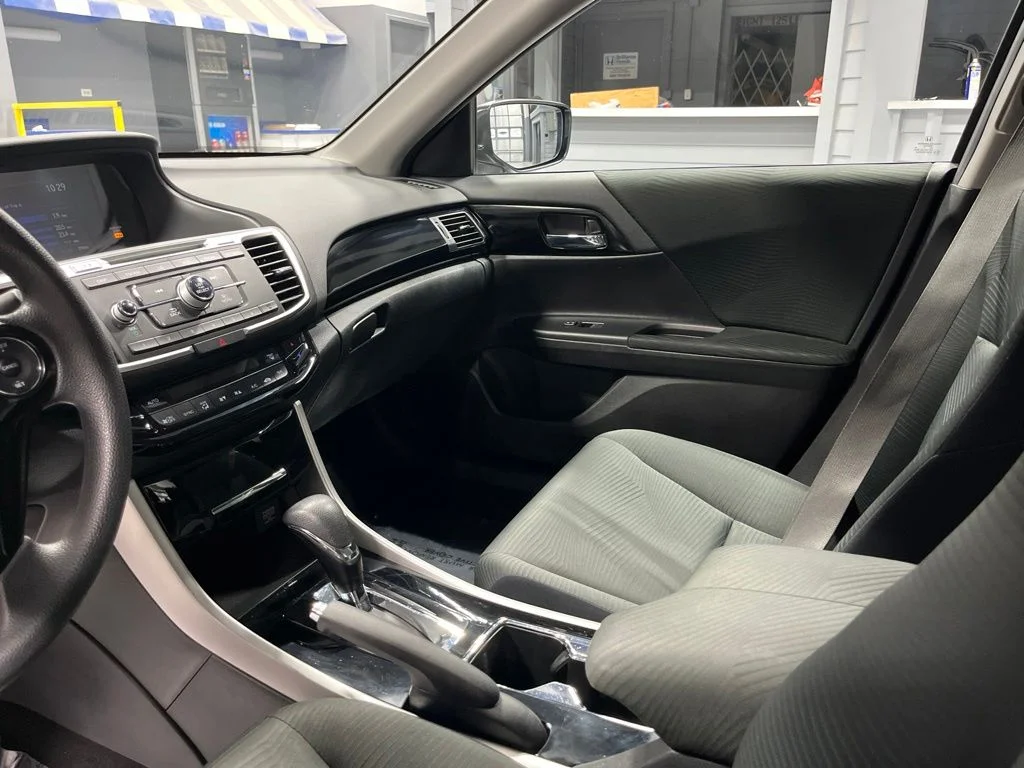 Certified Used 2016 Lunar Silver Metallic Honda LX image 14