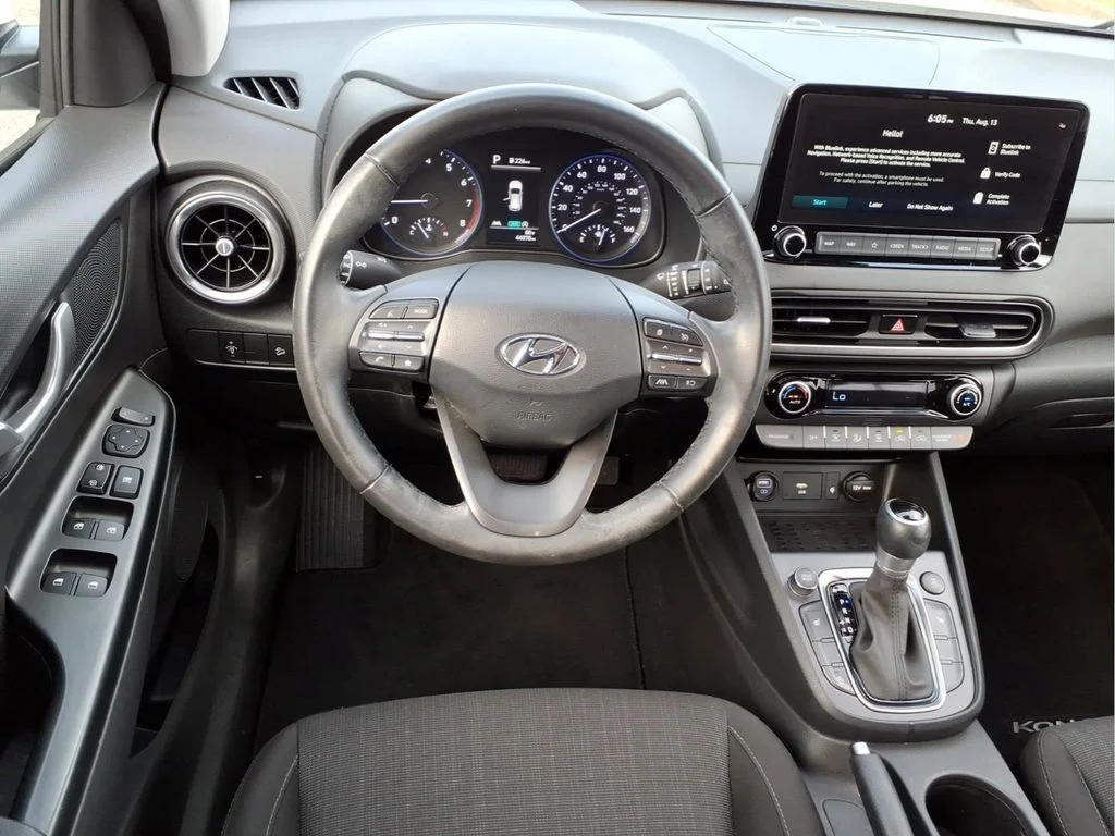 Used 2023 White Hyundai SEL image 18