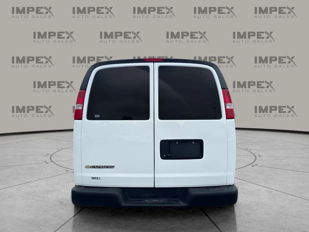 Used 2025 White Chevrolet LS image 4