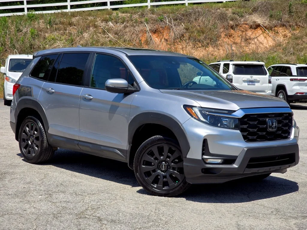 Used 2023 Silver Honda EX-L image 16