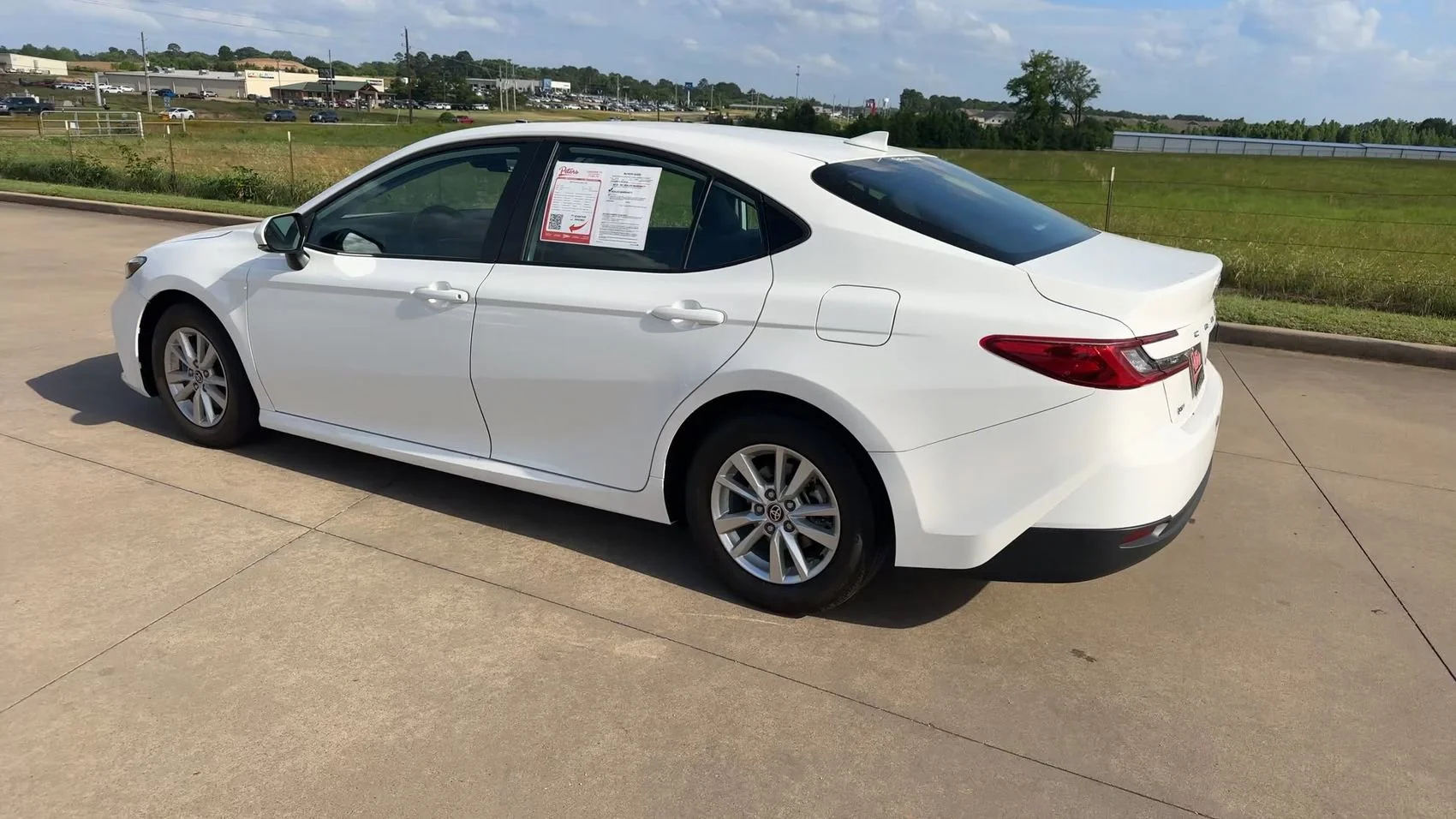 Used 2025 Ice Toyota LE image 7