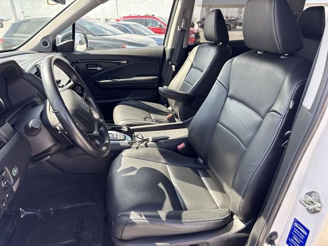 Used 2019  Honda Touring image 11