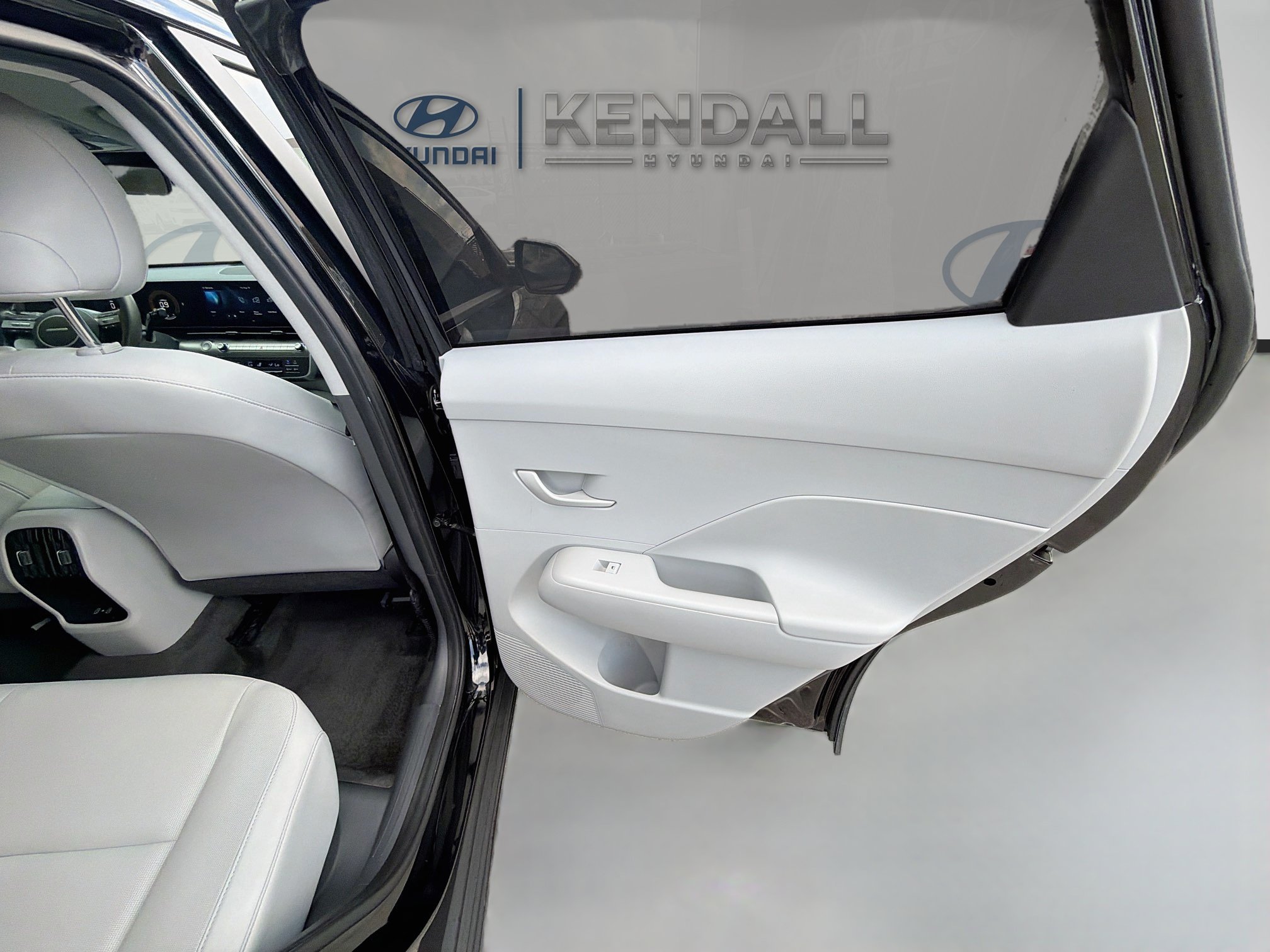 Used 2024 Abyss Black Pearl Hyundai SEL image 28