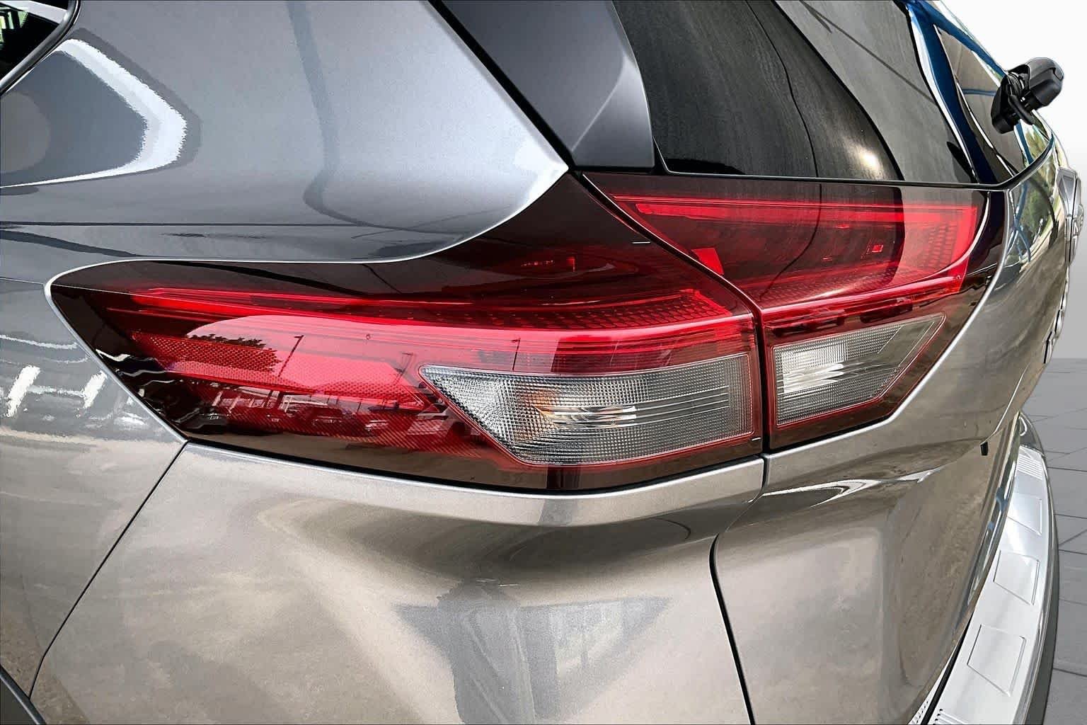 Used 2025 Gun Metallic Nissan SV image 29