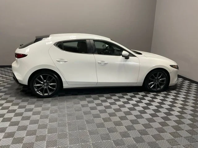 Used 2019 White Mazda Base image 7