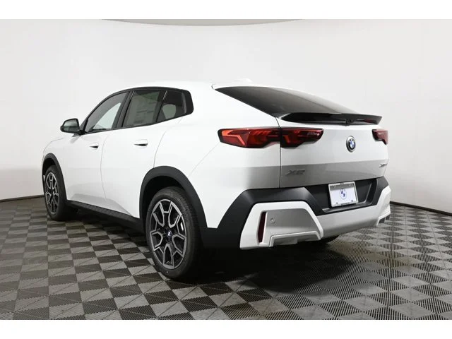 New 2026 Alpine White BMW xDrive28i image 5