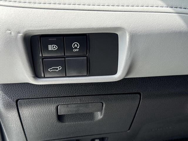 Used 2023 Wind Chill Pearl Toyota XLE image 21