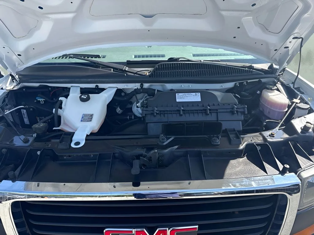 Used 2022 White GMC Work Van image 20