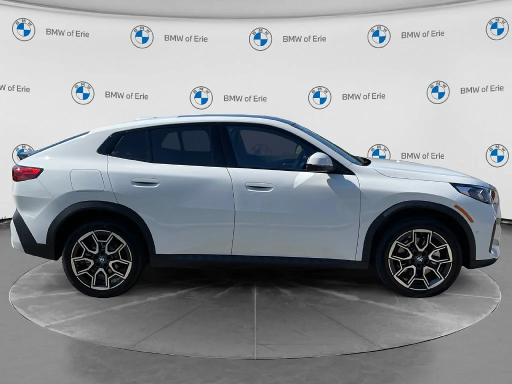 Used 2026 Alpine White BMW xDrive28i image 6
