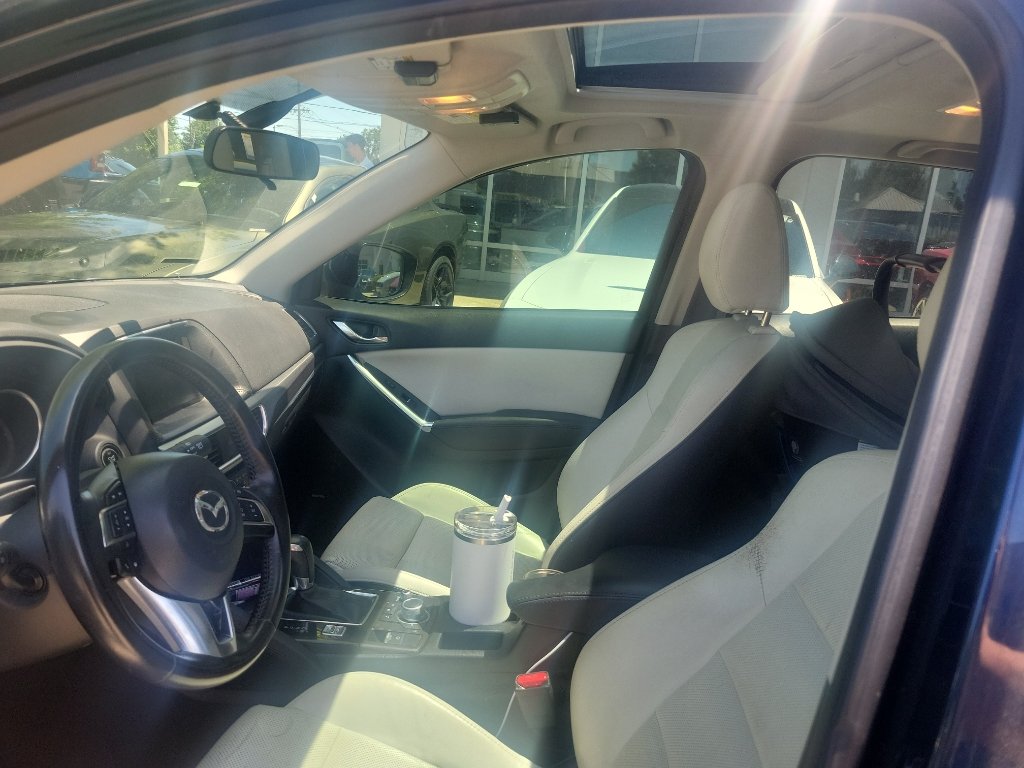 Used 2016 Deep Crystal Blue Mica Mazda Grand Touring image 4