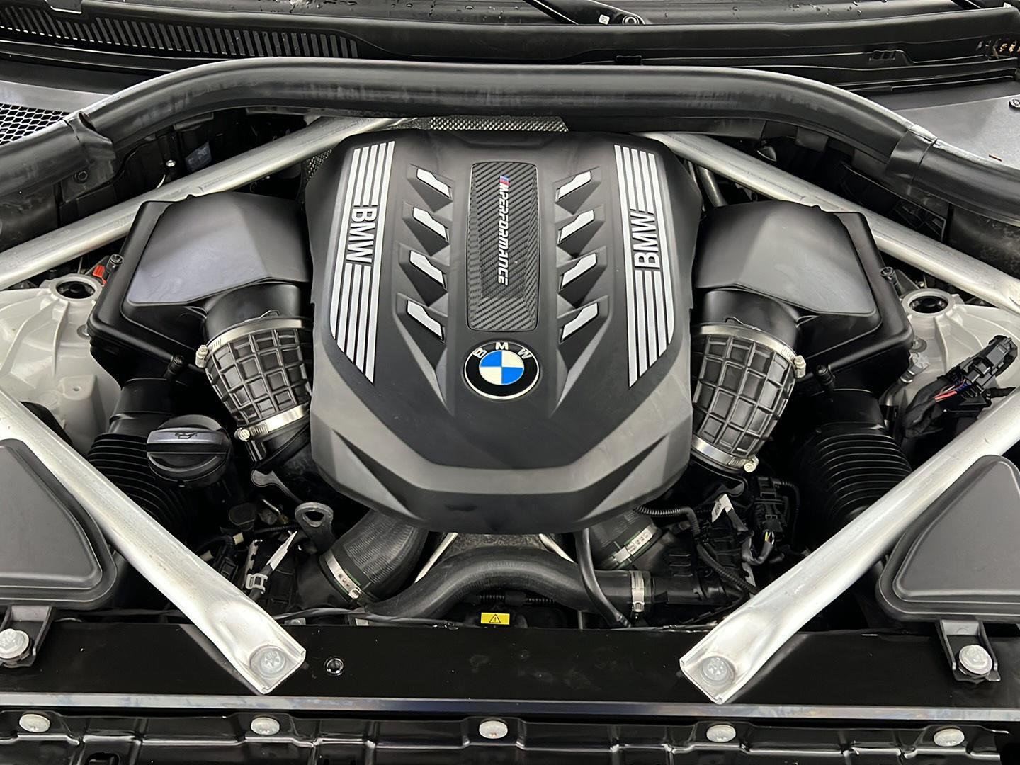 Certified Used 2023 Mineral White Metallic BMW M50i image 25