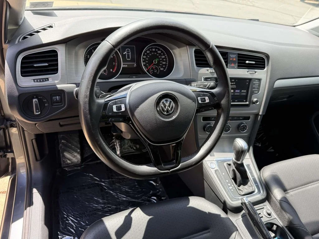 3VW217AU0HM074380